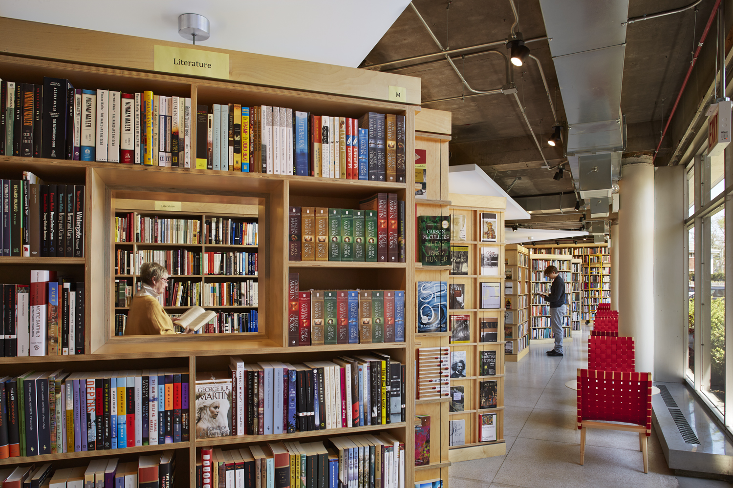Красивый книжный магазин в москве. Книжный магазин. Книжный магазинчик. Красивый книжный магазин. Самые красивые книжные магазины.