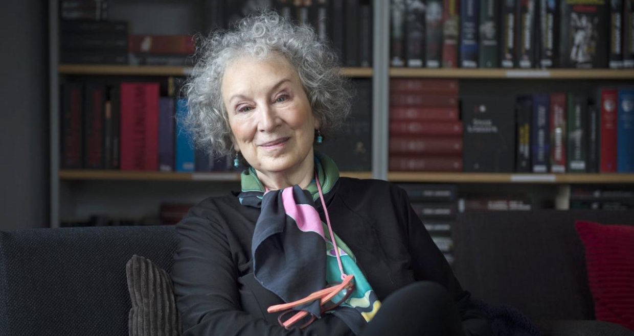 Margaret Atwood, autora de The Handmaid's Tale, anuncia sequência da obra