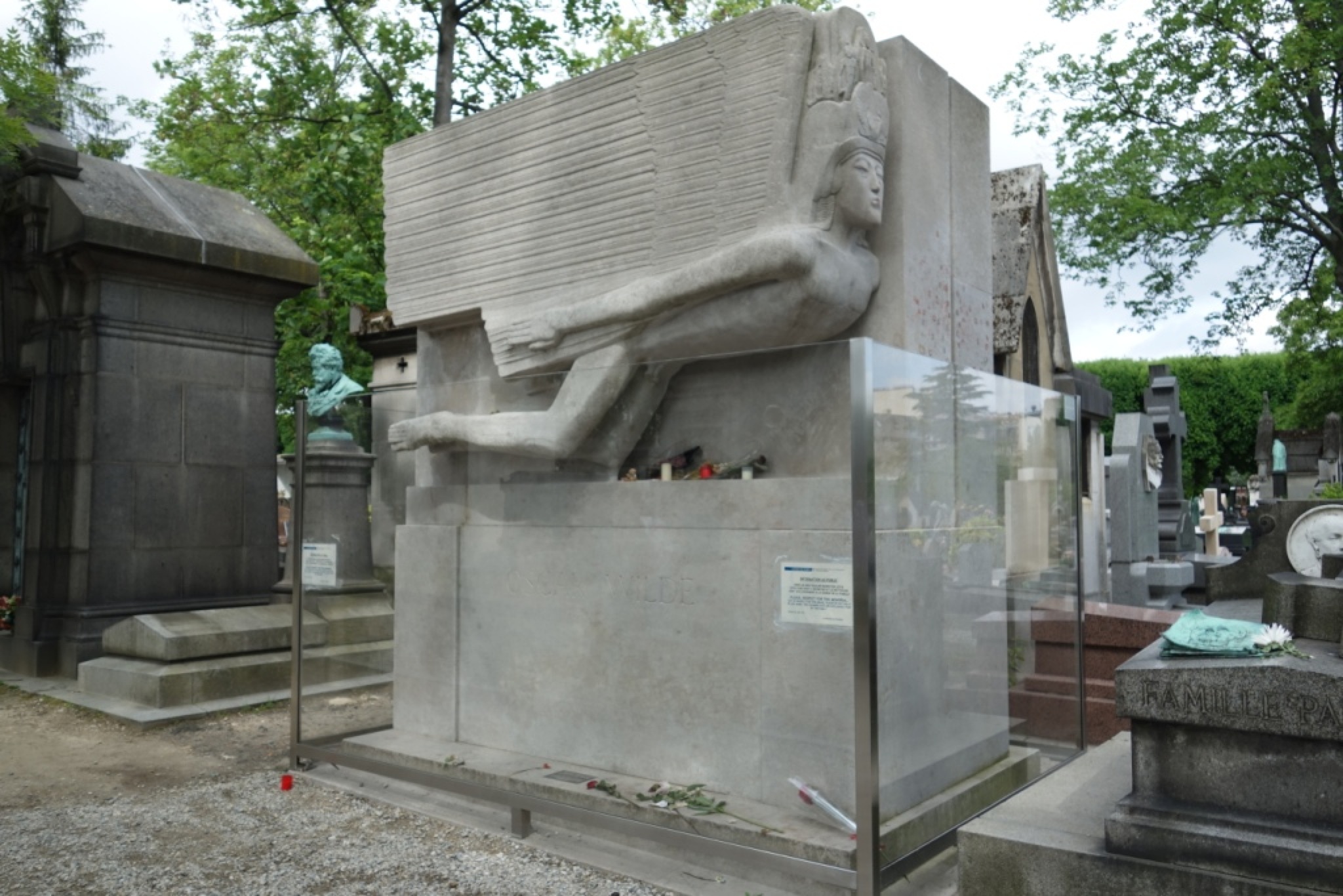 Oscar Wilde grave