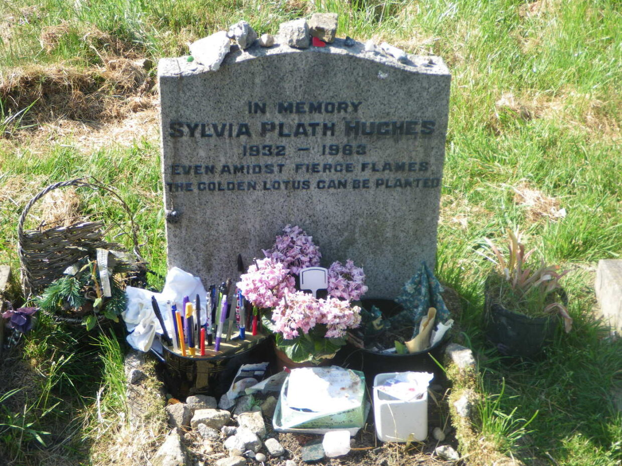 Sylvia Plath tombstone