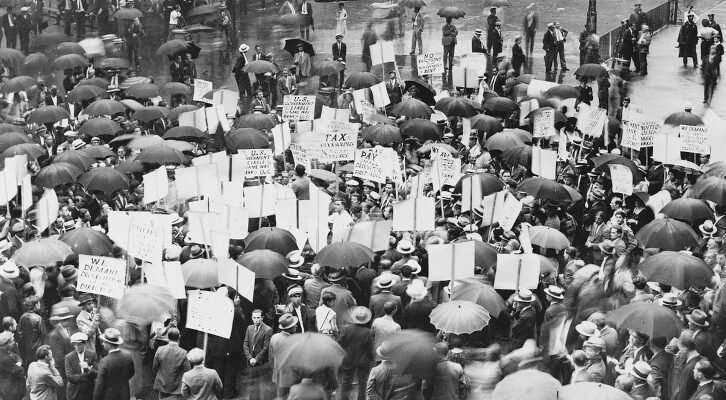 trading-floor-at-the-new-york-stock-exchange-on-october-1929-as-stocks