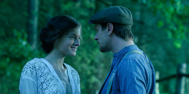 Kapla Love Xxx - In Netflix's Lady Chatterley's Lover, a Controversial Classic Becomes a  Glossy Love Story â€¹ Literary Hub