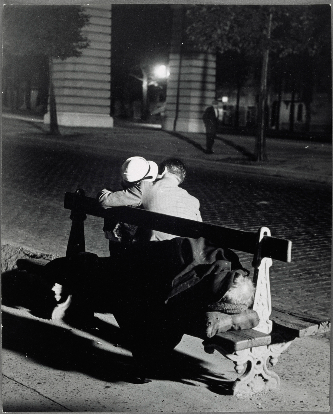 A Place of Both Solitude and Belonging: In Praise of the Park Bench ...