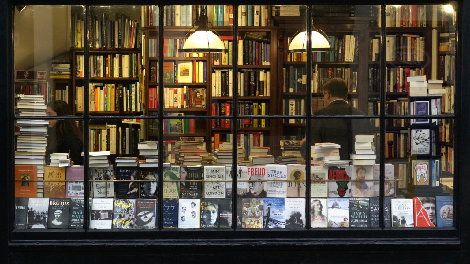 For this Indie Bookstore Day, here are odes to ten of our favorite(02)