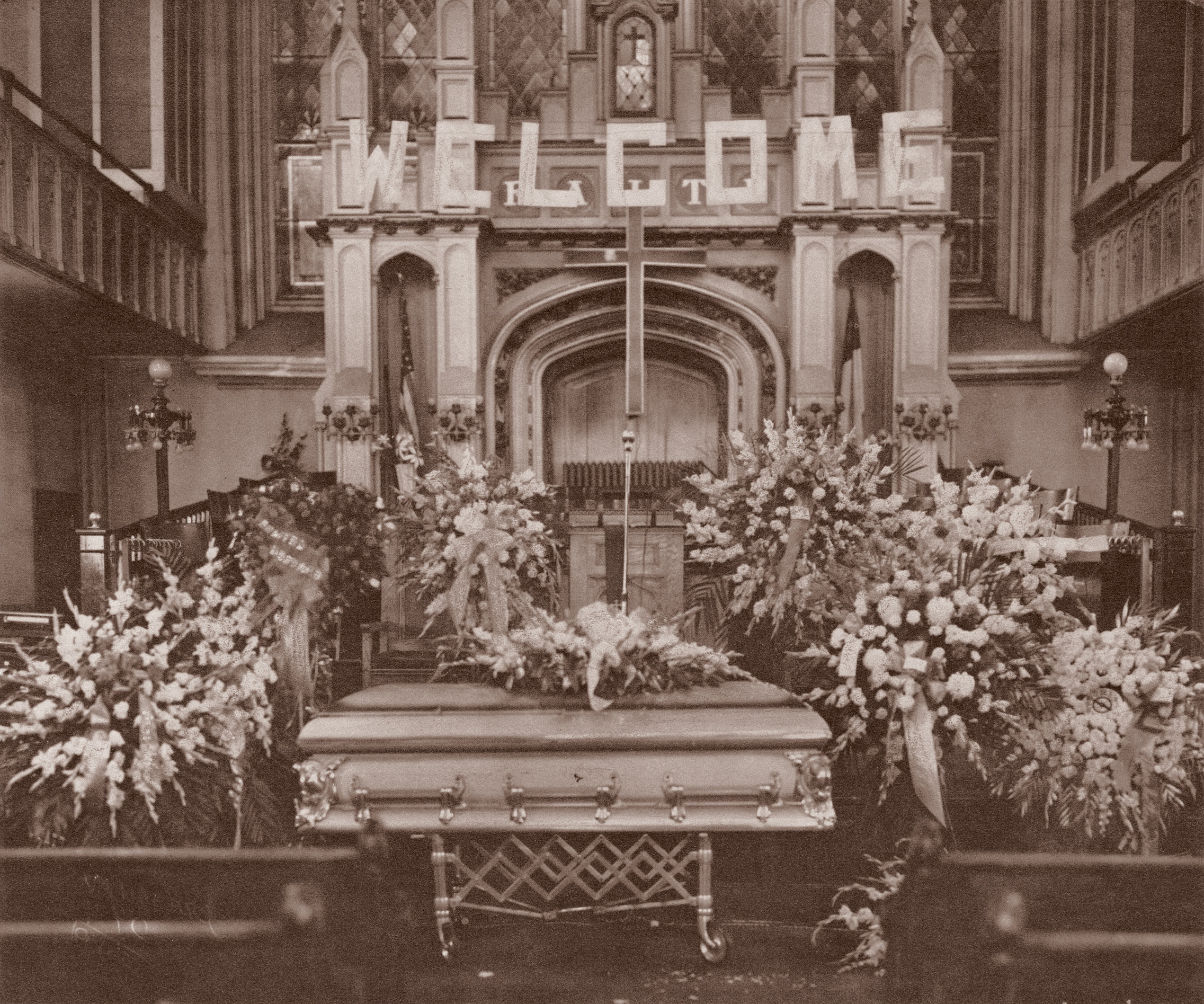 Literary Hub » “How Living Are His Portraits of the Dead.” Toni Morrison on the Photography of James Van Der Zee