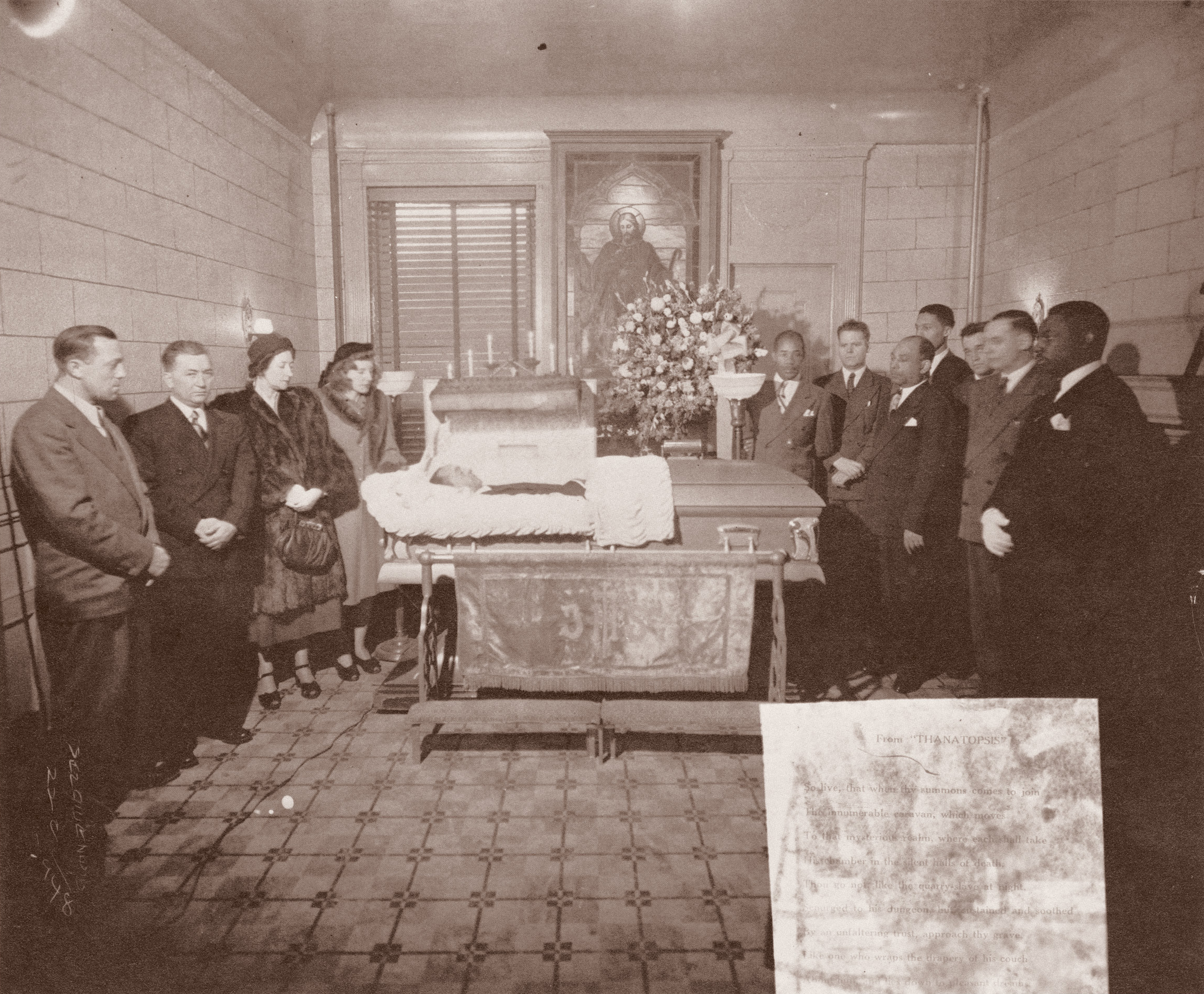 Literary Hub » “How Living Are His Portraits of the Dead.” Toni Morrison on the Photography of James Van Der Zee