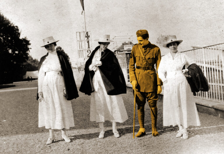 8 lipca 1918: Hemingway ranny na froncie włoskim, uratował żołnierza